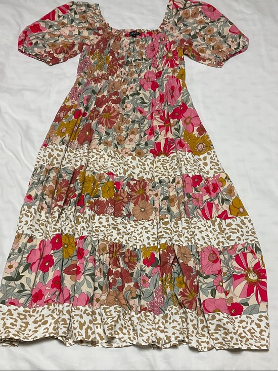 Gigio Dresses & Skirts - Boho Chic GiGio Floral/Leopard Print Smocked Dress